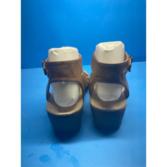 YUU Memory Foam Hilly Tan Ankle Strappy Wedge Sandals Women's Size 8 M - Picture 7 of 13